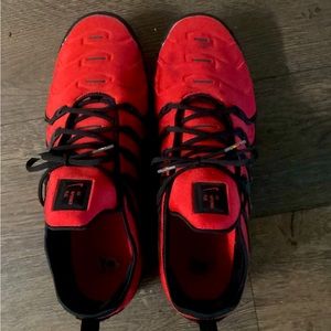 Pre-Owed Nike Air Max Vapormax Black/Red Size 13
